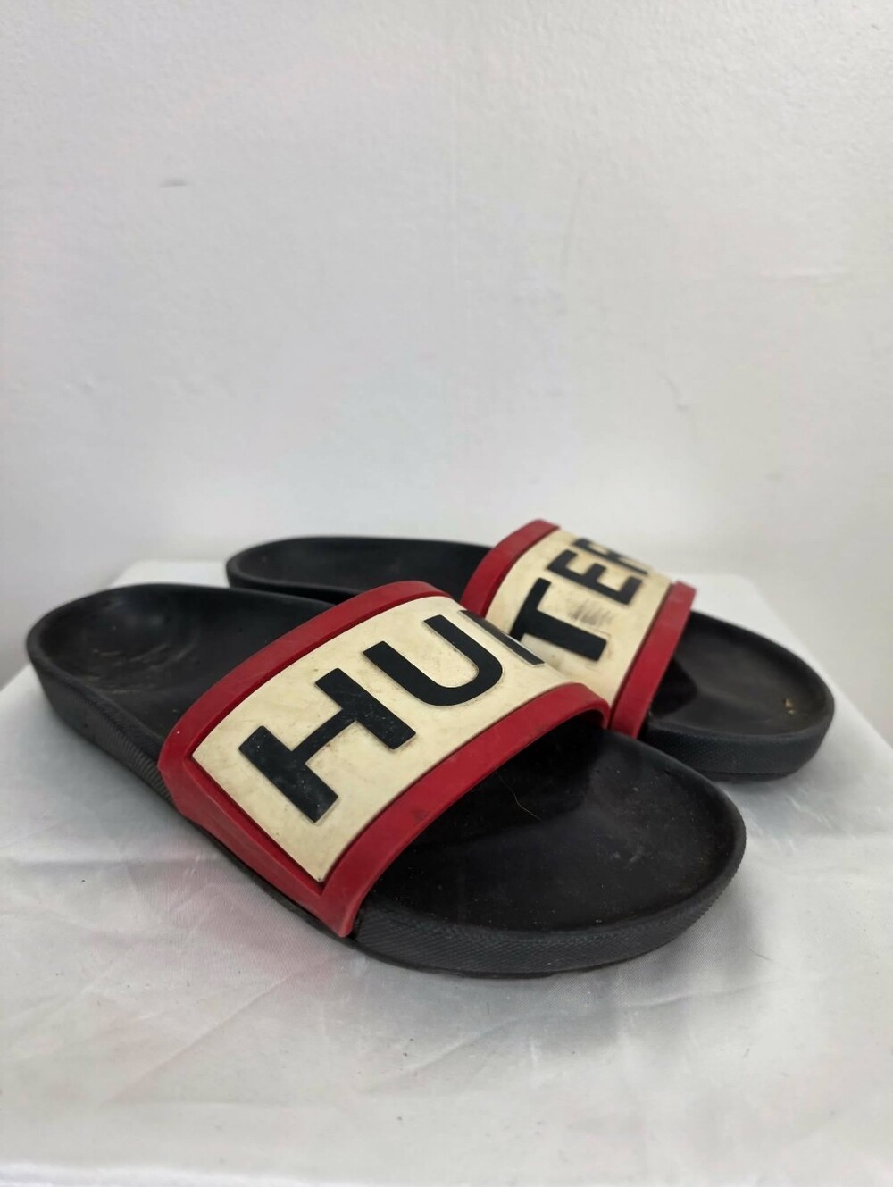 Hunter Logo Slides Black Red Size 6